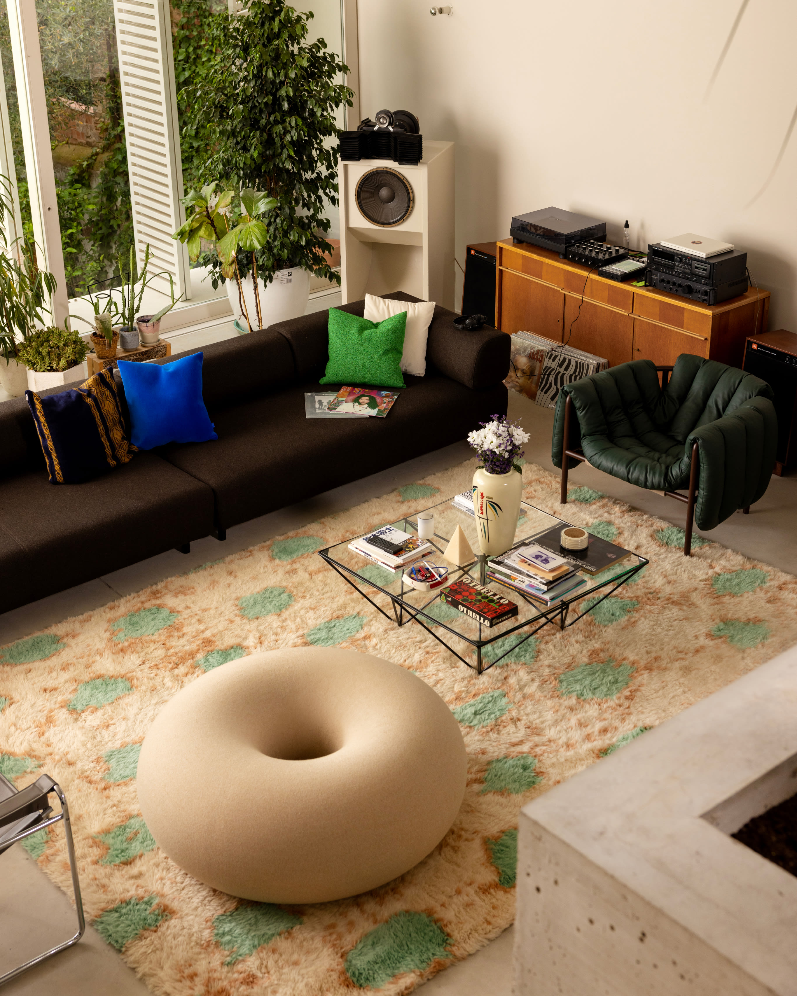 Sofas and poufs